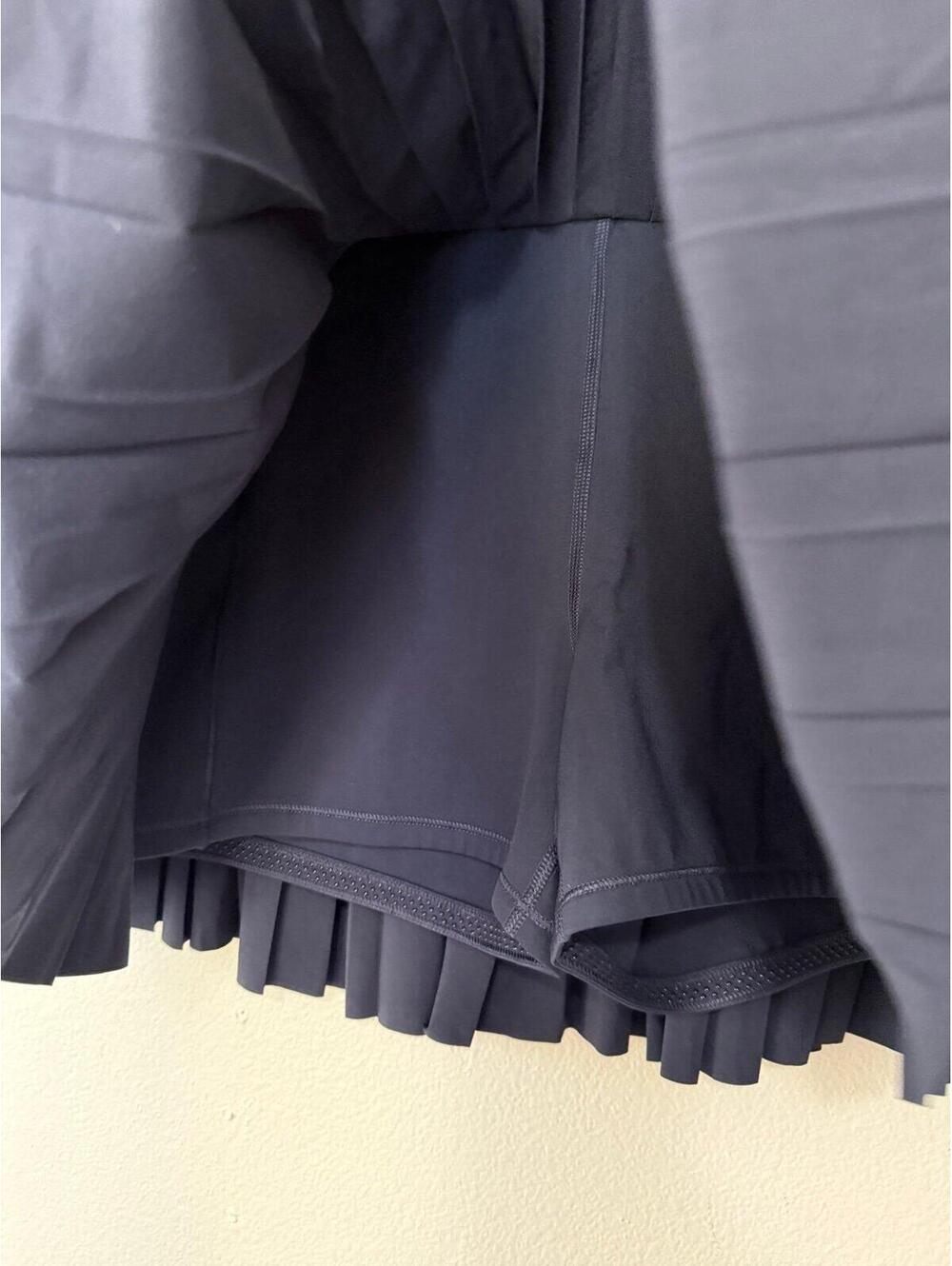 Athleta match point pleated skort size large in navy $79 retail NWT - Picture 4 of 5